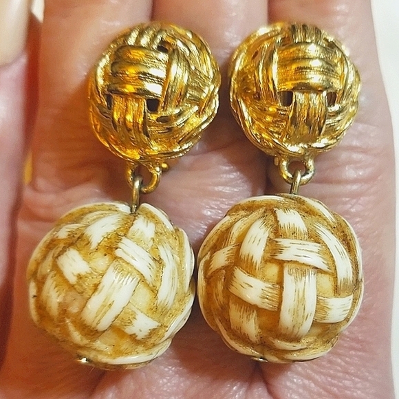 Givenchy PARIS NY VTG Basket Weave Earrings - Picture 4 of 6